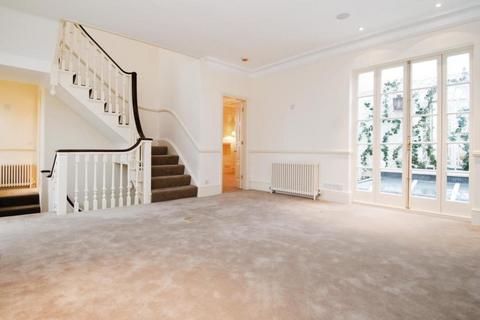 4 bedroom detached house to rent, Lowndes Place, Belgravia, SW1X