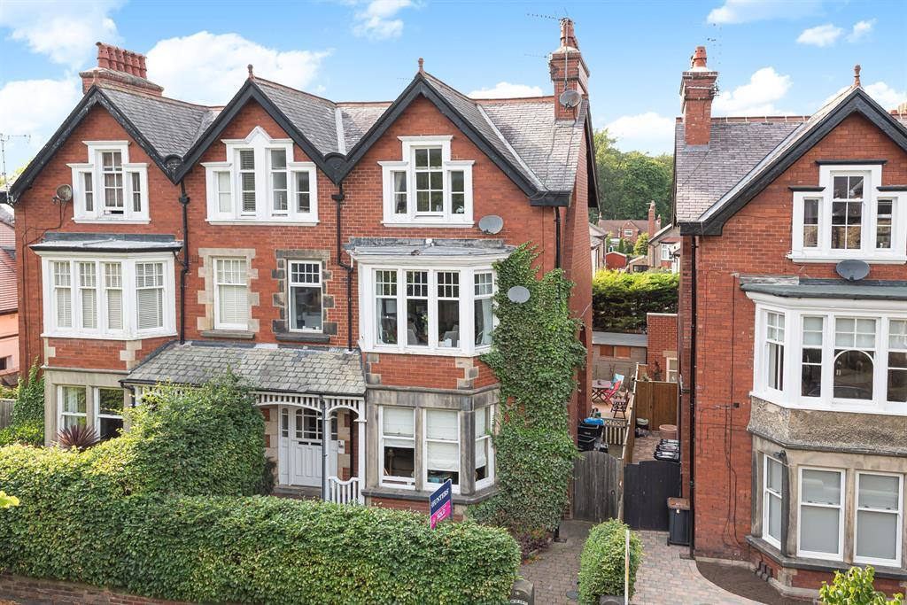 St. Road, Harrogate, HG2 9BS 2 bed flat £210,000