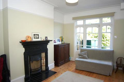 40 New River Crescent, London, N13 5RF