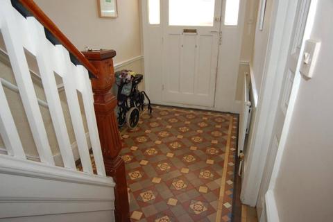 40 New River Crescent, London, N13 5RF