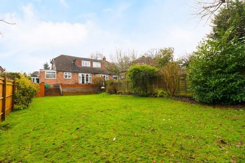 14 Rydons Lane, Coulsdon, CR5 1SW