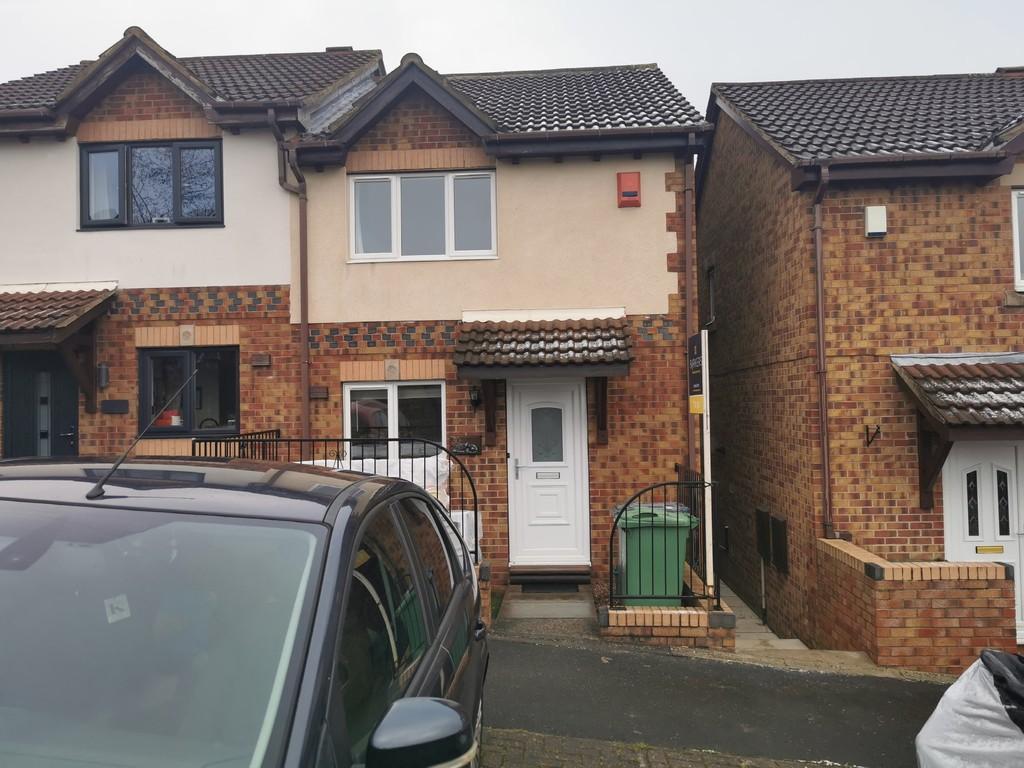 Heath Grove, BATLEY, West Yorkshire 2 bed semidetached house £550