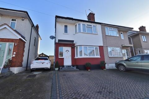 7 Carter Close, Romford, RM5 2PB