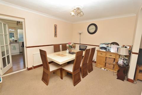 7 Carter Close, Romford, RM5 2PB