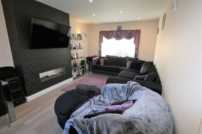 Sandfield Road, West Bromwich 3 bed semidetached house £180,000