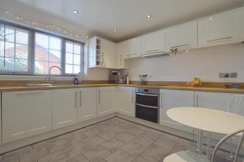 51 Barnston Close, Luton, LU2 9RZ