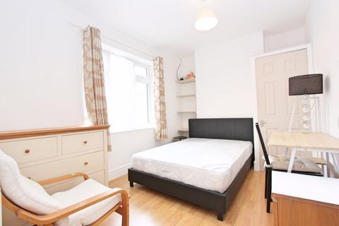 4 bedroom end of terrace house to rent - Taddiford Road, Exeter