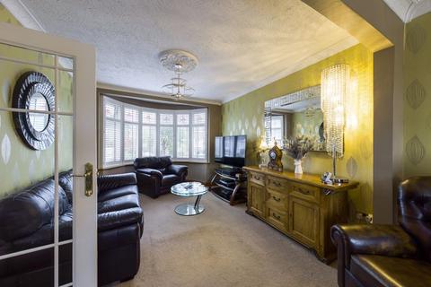14 Lowlands Road, Aveley, South Ockendon, RM15 4ED