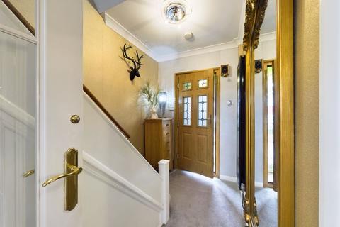 14 Lowlands Road, Aveley, South Ockendon, RM15 4ED
