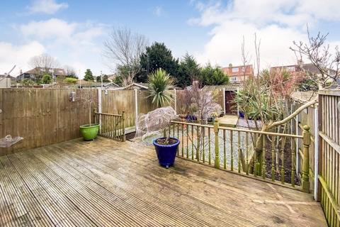 14 Lowlands Road, Aveley, South Ockendon, RM15 4ED