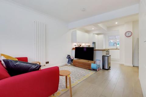 10 Salisbury Road, London, SE25 5DU