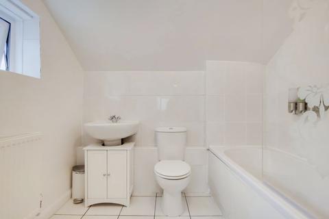 10 Salisbury Road, London, SE25 5DU