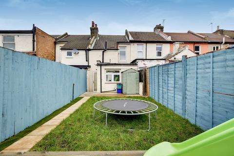 10 Salisbury Road, London, SE25 5DU