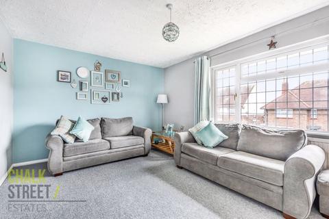150 Chelmsford Avenue, Romford, RM5 3XH