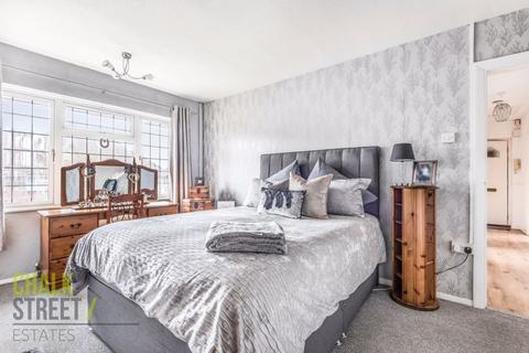 150 Chelmsford Avenue, Romford, RM5 3XH