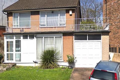 3 bedroom detached house to rent, Renters Avenue, London
