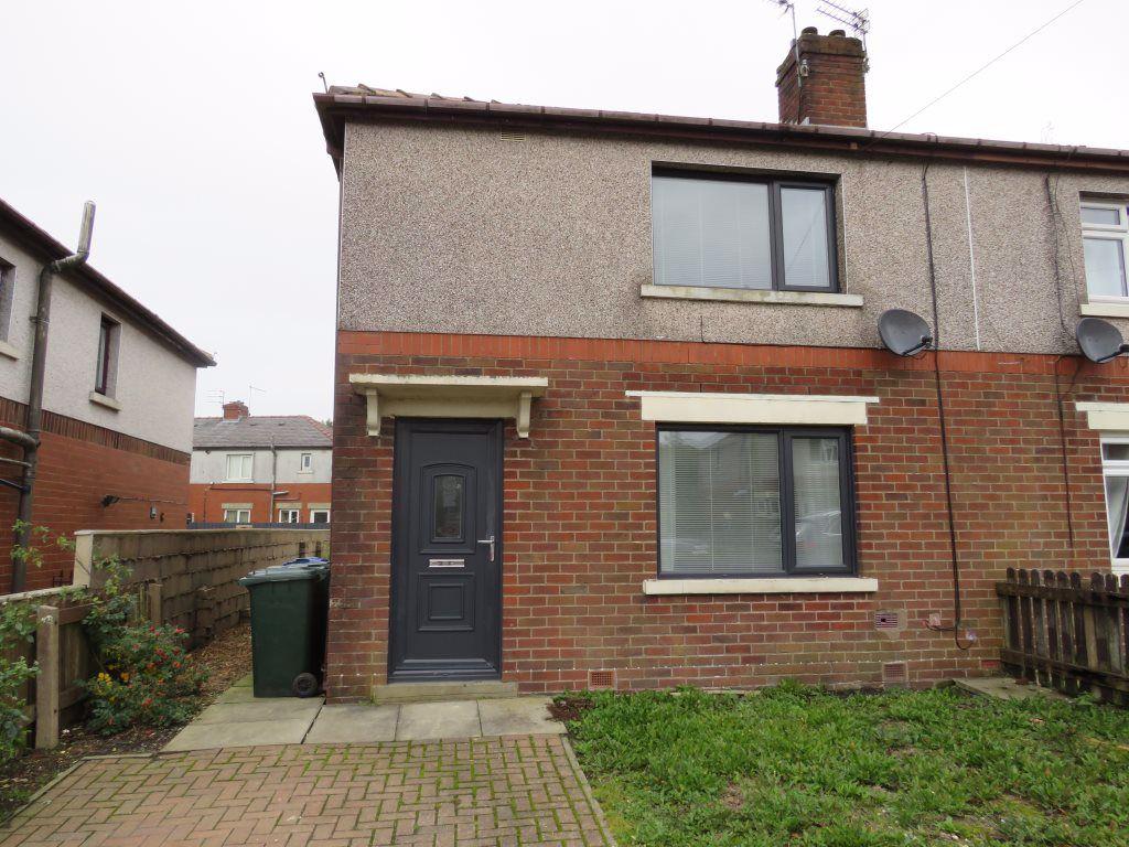 Hillside Rd, Haslingden, BB4 5NN 3 bed semidetached house £675 pcm