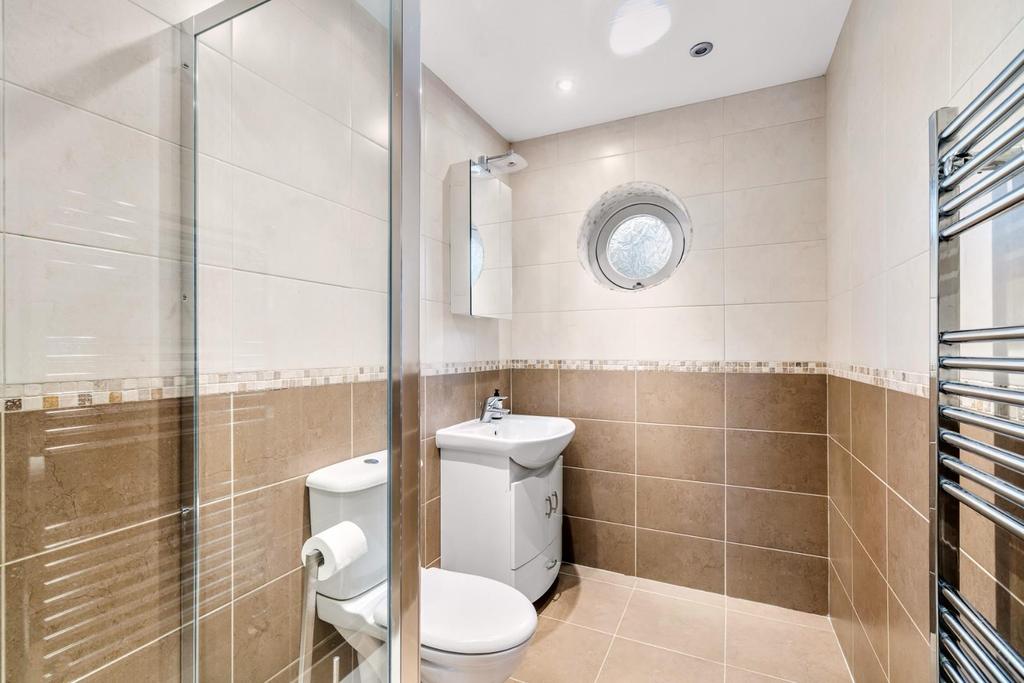 En suite to guest bedroom