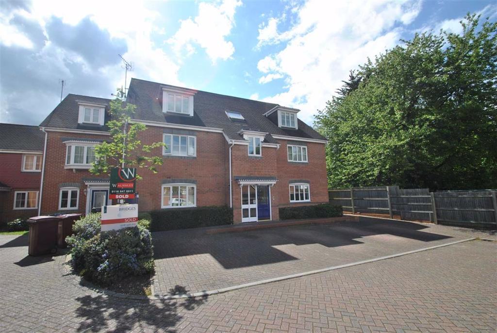 Marlow Court, All Hallows Road, Caversham 2 bed flat £1,250 pcm (£288 pw)