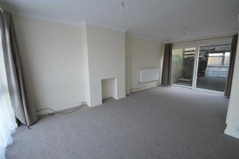 2 bedroom terraced house to rent, Western Gardens, Crowborough