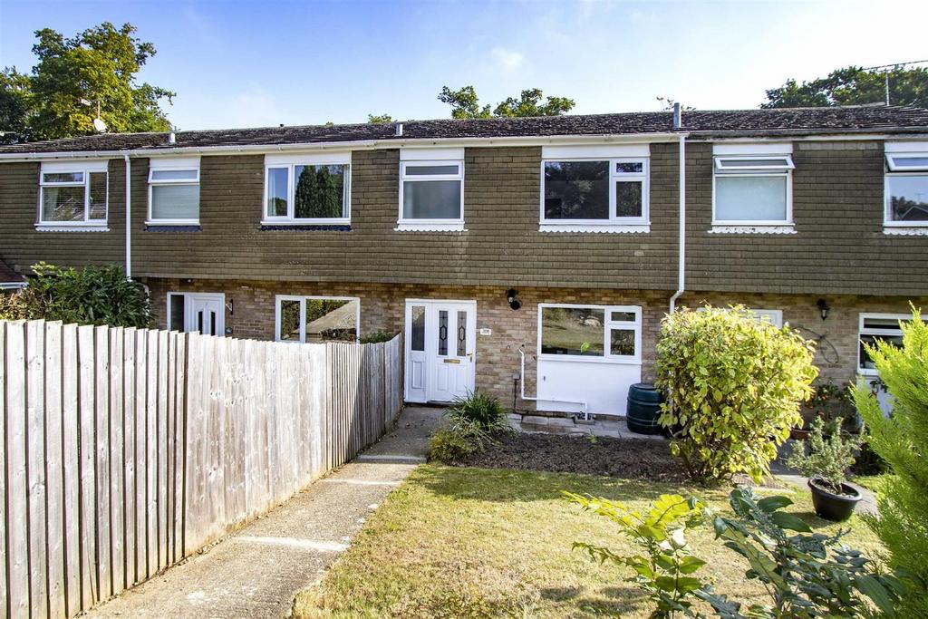 Medway, Crowborough 3 bed terraced house £1,450 pcm (£335 pw)