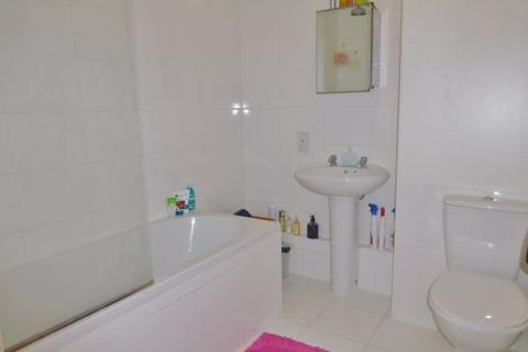 64 Allingham Close, London, W7 1NB