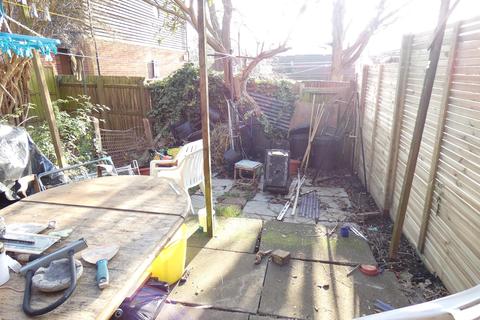 64 Allingham Close, London, W7 1NB