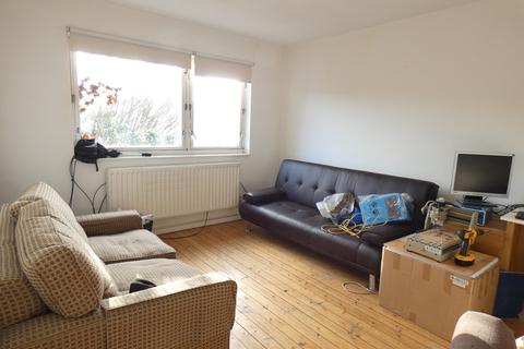 64 Allingham Close, London, W7 1NB