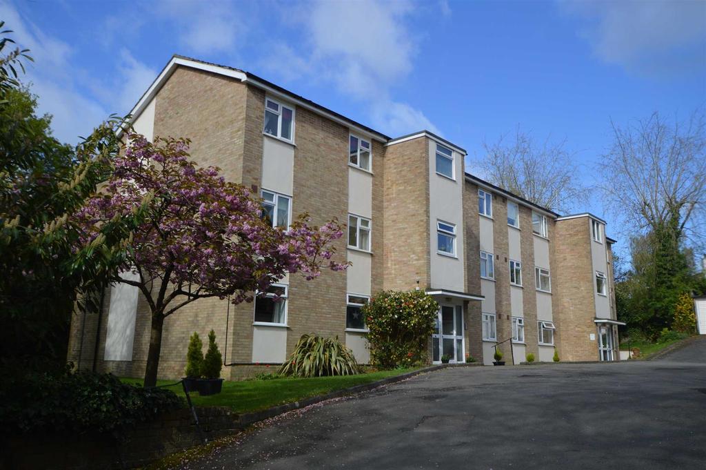 Clarence Road, Tunbridge Wells 2 bed apartment £1,250 pcm (£288 pw)