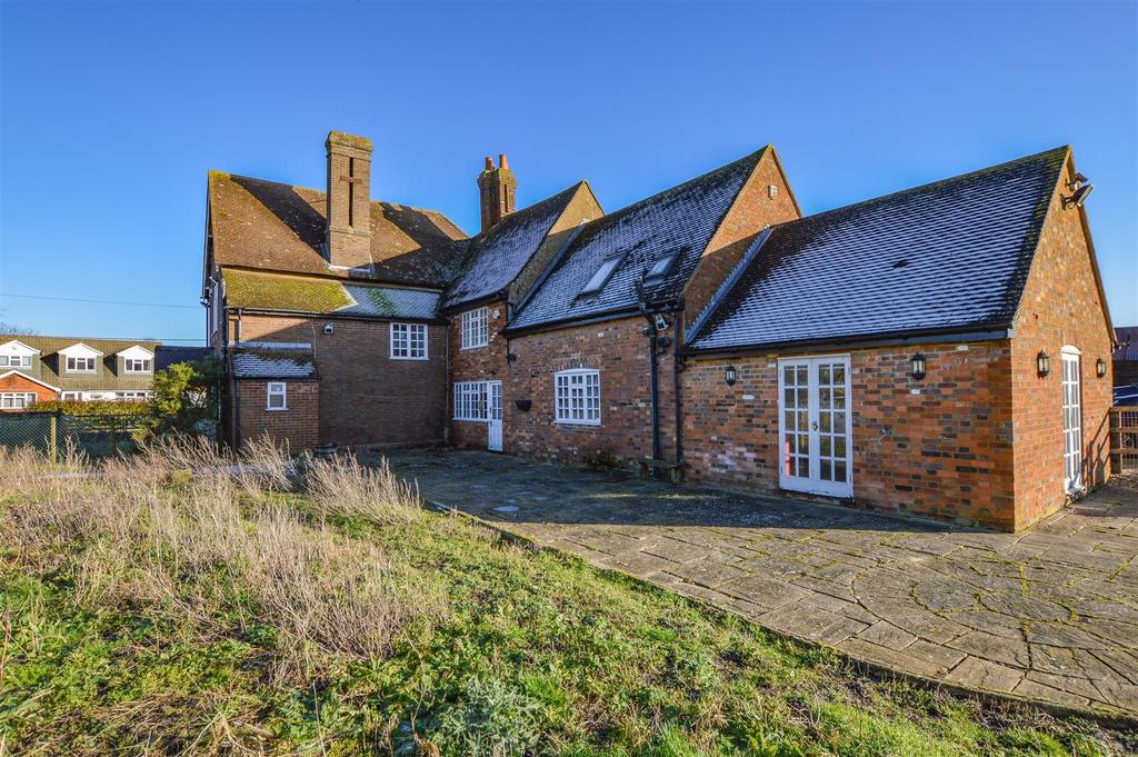 The Rye, Eaton Bray, Dunstable 6 bed detached house £699,950