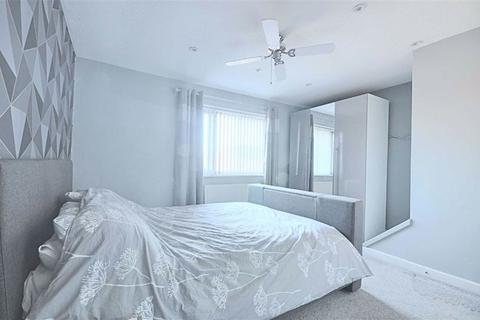 12 Drapers Close, Worcester, WR4 9XU