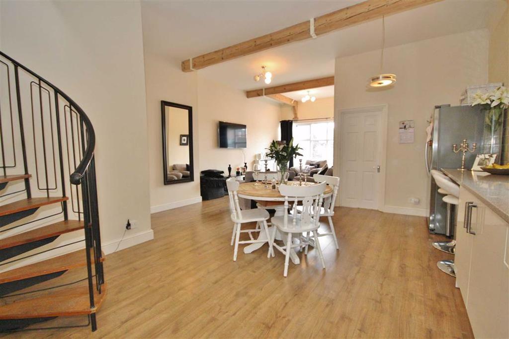 Open plan sitting/dining room kitchen