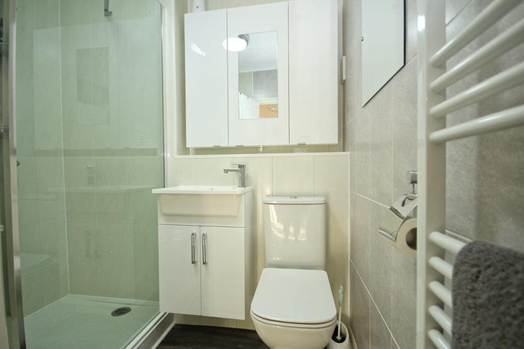37 John Gray Court WILLEBY (15) lzn.jpg