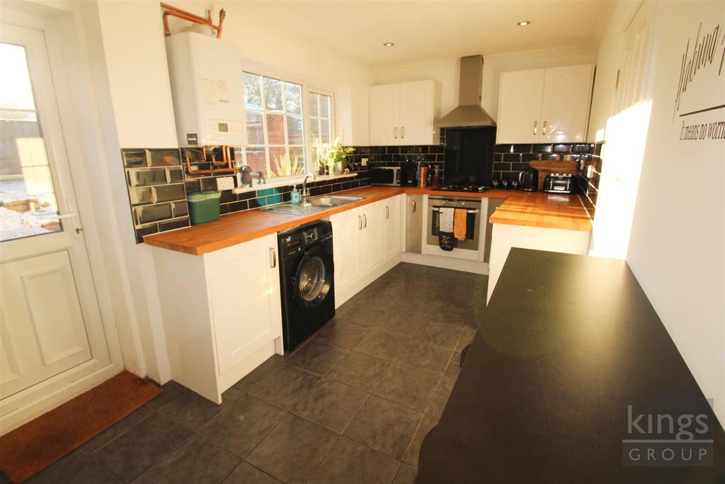 Heathgate, Hertford Heath, Hertford 3 bed house £1,450 pcm (£335 pw)