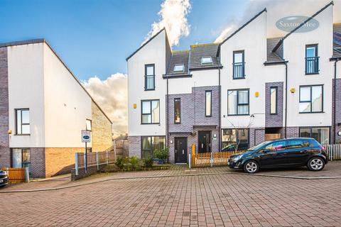 30 Brearley Drive, Sheffield, S5 8BF