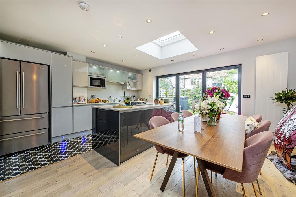 Boileau Road, Barnes, SW13 4 bed terraced house £1,000,000
