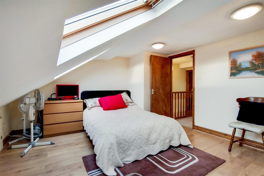 17 Main Bedroom-1.jpg