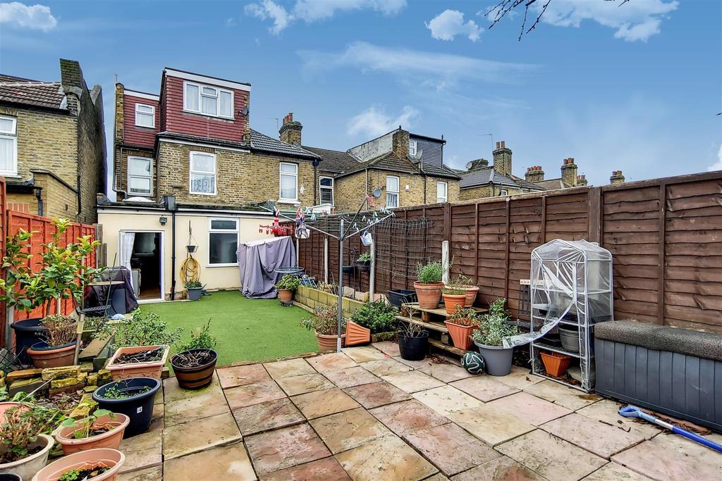 9 Patio-0.jpg