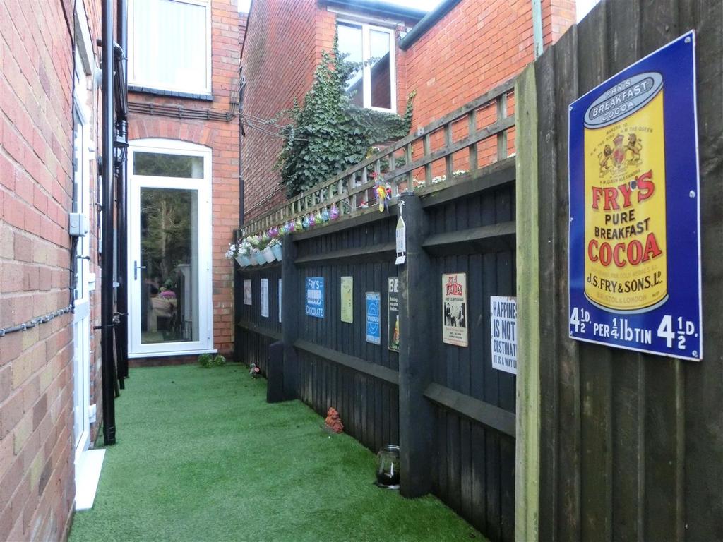 Alcester Road 293 garden 5.jpg