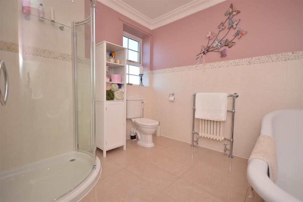 Ensuite