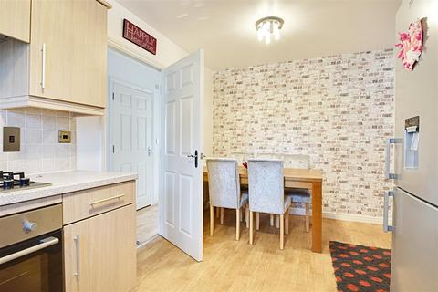 16 Nazareth Close, Bexhill-on-sea, TN40 2LF