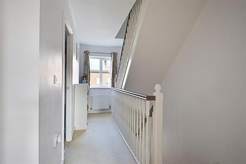 16 Nazareth Close, Bexhill-on-sea, TN40 2LF
