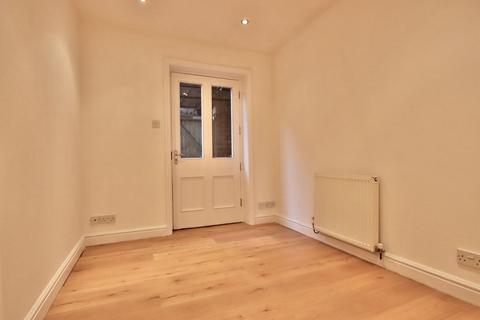 Flat 1, 13 Sansome Place, Worcester, WR1 1UA