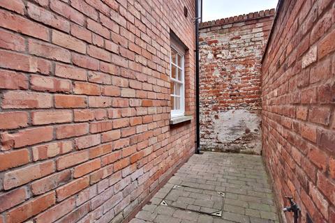 Flat 1, 13 Sansome Place, Worcester, WR1 1UA