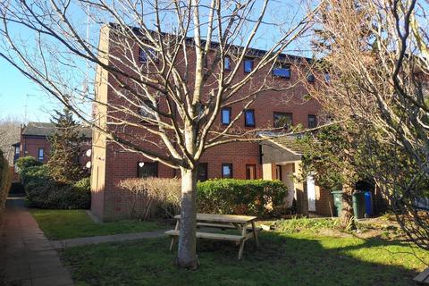 1 Bodmin Close, Eastbourne, BN20 8HZ