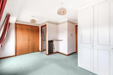5 Ditton Reach, Thames Ditton, KT7 0XB