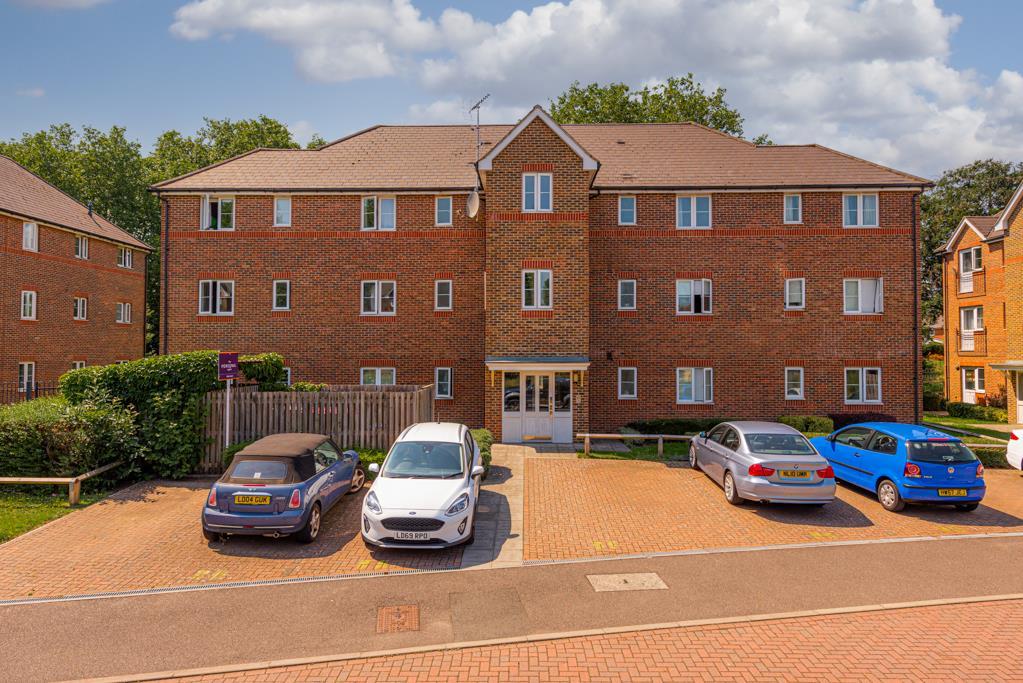 Livingstone Park, Epsom 2 bed flat £345,000