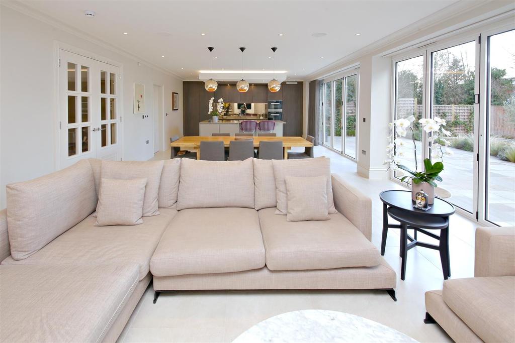 Newberries Avenue, Radlett 5 bed detached house £2,500,000