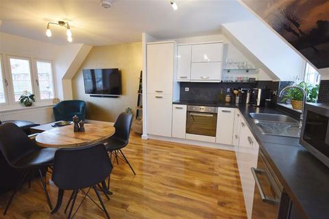 4 Beni Close, Badgeworth, Cheltenham, GL51 6GQ