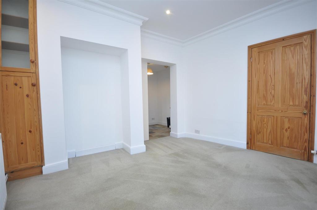 Dewsbury Terrace, York 2 bed house £950 pcm (£219 pw)